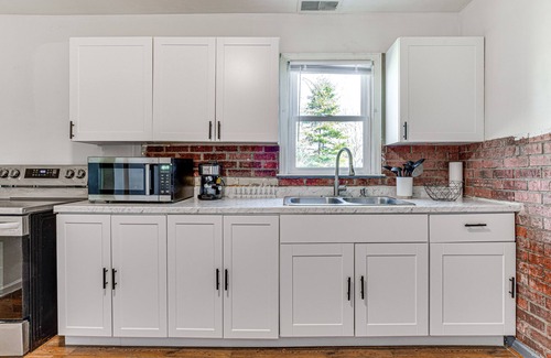 Muncie House | Bright Muncie Home w/Yard ~ 2 Mi to Downtown!