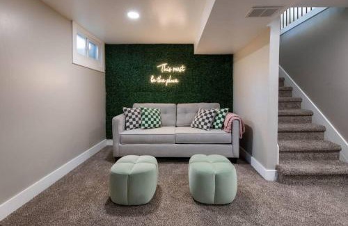 South Westminster House | Bright Newly Updated 4BD Denver Retreat W Games