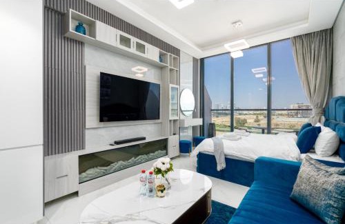 Dubai Apartment | Bright Resort Style Studio Amenities Samana GA by Vibel