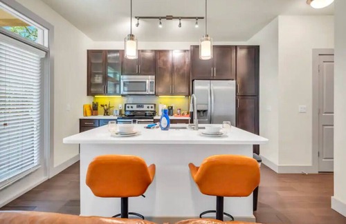 Fashion Square Apartment | Bright & Rustic Space Next To Fashion Square! Pool