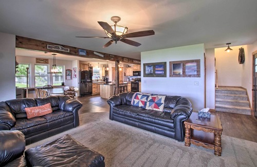 Cecil House | Bright Shawano Lake Oasis - Walk to Boat Launch!