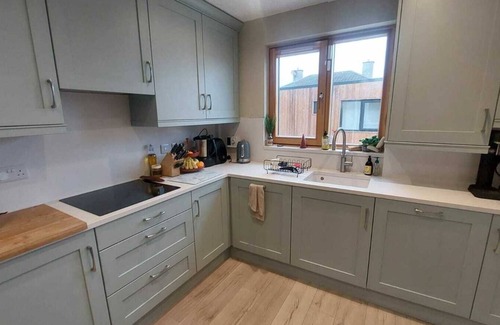 Cabinteely House | Bright, Spacious 3BD Family Home in Quiet Estate