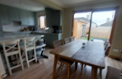 Cabinteely House | Bright, Spacious 3BD Family Home in Quiet Estate
