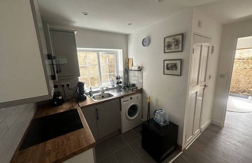 Bow Apartment | Bright & Spacious Entire 1- Bedroom Apartment with Living Room & Private Garden