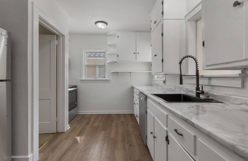 Champaign House | Bright & Spacious on William St.