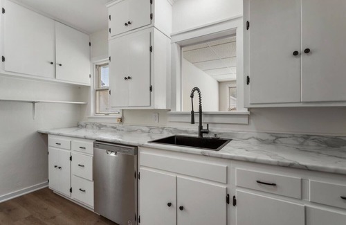 Champaign House | Bright & Spacious on William St.