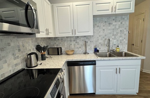 Winder House | Bright Spacious Renovated Home. Master on Main Floor.