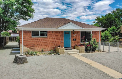 Twin Lakes Apartment | Bright & Spacious Upper Unit with Two Bedrooms in Denver