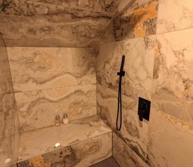 Livingston Park Apartment | Bright Studio Stay Downtown