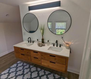 Livingston Park Apartment | Bright Studio Stay Downtown