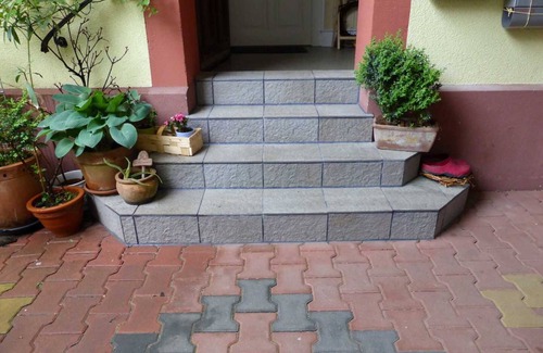 Waldkirch Apartment | Bright, tasteful apartment, quiet, yet convenient location in Freiburg