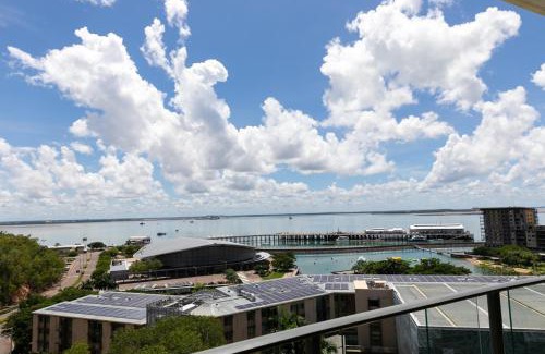 Darwin City Centre Apartment | Brilliant Harbour Views and Lap Pool & walk to shops