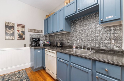 Galena House | Brisk Fall days on Bench St – Steps from Shopping, Dining & Turner Hall!