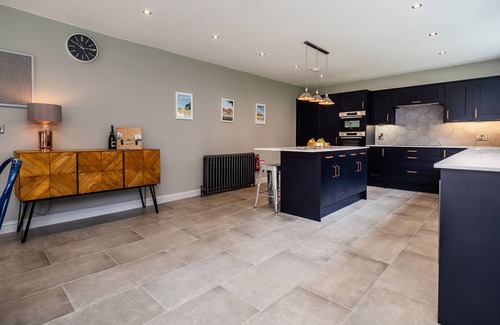 North Walsham Cottage | Broad House - sleeps 8 guests in 4 bedrooms