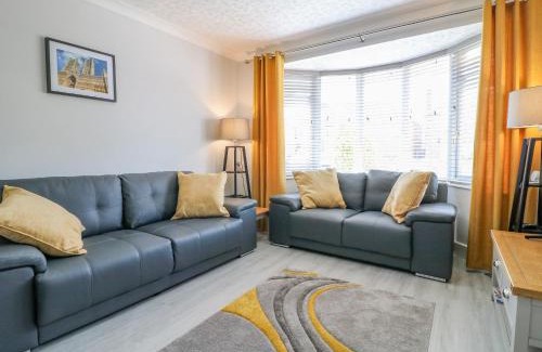 Lincoln House | Broadway Cottage