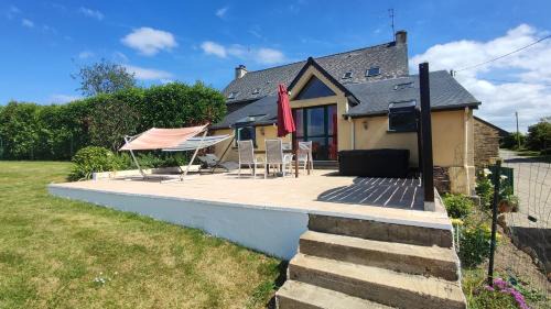 Guer House | Brocéliande calme breton, spa, wifi, amazon-disney tv, 4 lits, Freebox revolution,draps, café, thé