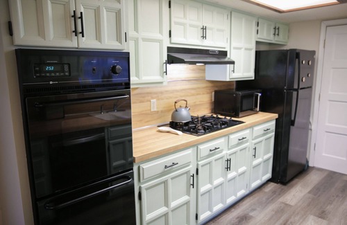 Broken Arrow House | Broken Arrow Home -Cozy Design, Family Friendly