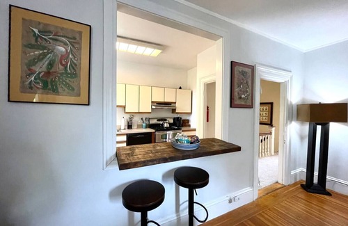 Emerson Gardens Apartment | Brookline Village, Public Transport, Longwood Med