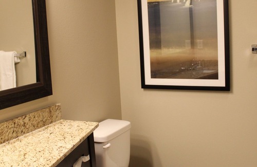 Emmetsburg Hotel | Brookstone Lodge & Suites