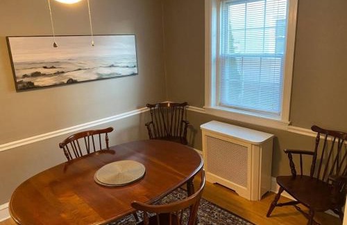 Bryn Mawr Apartment | Bryn Mawr Spacious Grnd Floor Apt Free Parking