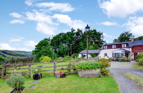 Llangurig House | Bryncylla - Three Bedroom House, Sleeps 9