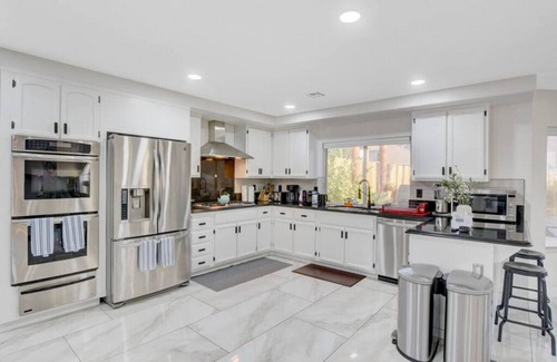 Green Valley North Apartment | Buddha Play | Modern | Pool & Spa Near Vegas strip