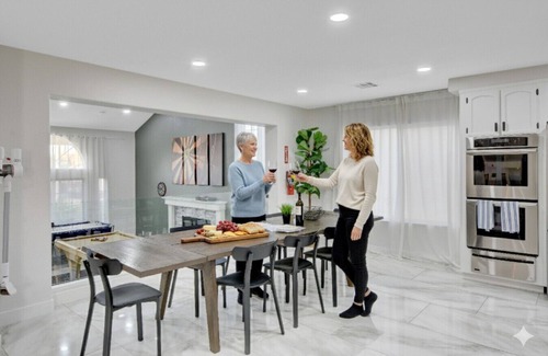 Green Valley North Apartment | Buddha Play | Modern | Pool & Spa Near Vegas strip