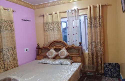 Rajbagh House | Budget friendly House Rajbagh Srinagar Kashmir