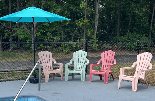 Bridgman House | Budget friendly room in Bridgman, MI