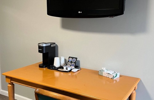 Bridgman House | Budget friendly room in Bridgman, MI