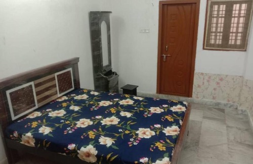 Toli Chowki Apartment | Budget House