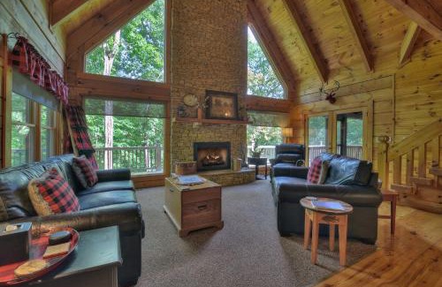 Natures Courtyard Villa | Buffalo Ridge Fish in the pond soak in the hot tub