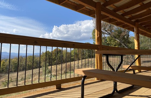 Marble Falls Cabin | Buffalo Sky Cabin has stunning views of Buffalo National River and mountains