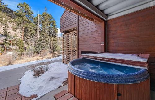 Fall River Estates Apartment | Bugle Pointe B10 by Estes Park Condos