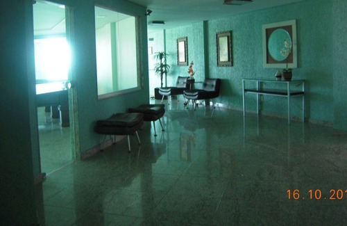 Guarapari Apartment | Building facing elegant Bacutia beach (Blue Cove)