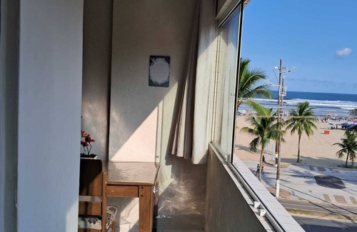 Guilhermina Apartment | BUILDING FACING THE SEA IN PRAIA GRANDE-SP