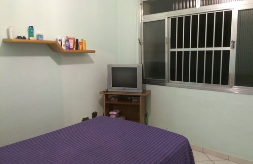 Gonzaga Apartment | Building in front of Praia do Gonzaga in Santos, between channels 2 and 3.