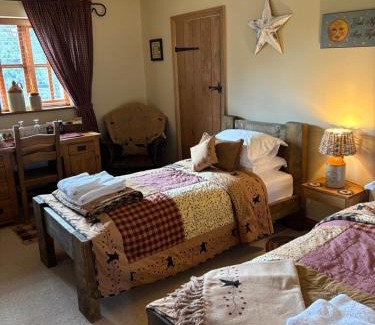 Gresford Bed & Breakfast | Bumbleberry Cottage