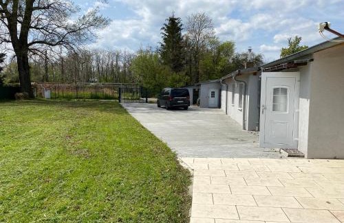 Nordost House | Bungalow 4 Schlafzimmer 8 Personen Parkplatz Grundstück Garten