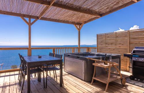 Le Dramont Resort | Bungalow avec terrasse vue mer