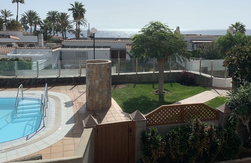 Playa del Aguila House | Bungalow in 2 Ebenen, Meerblick, Garten, Schwimmbad und Direkter Strandzugang!