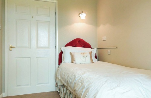 Alford House | Bungalow with one double with one single.