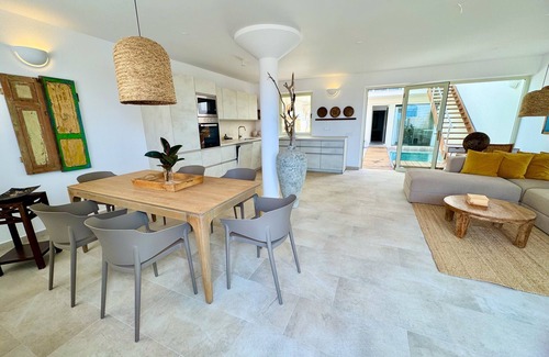 Bahia Calma House | Bungalow with private pool, internet, close to the sea, courtyard, top location, parking lot