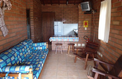 Ponte Branca House | Bungalows Canto das Águas, waterfall with natural pool