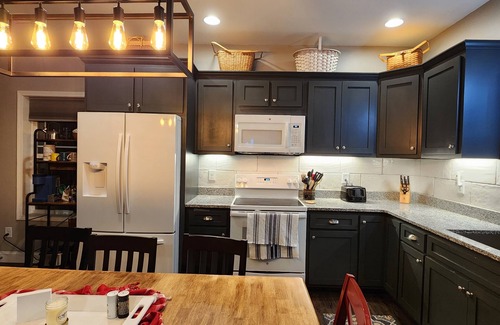 Toccoa House | Bunk/Game Room, Near Lake, Pet Friendly, Firepit, FUN!