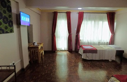 Kabale Hotel | Bunyonyi Safaris Resort