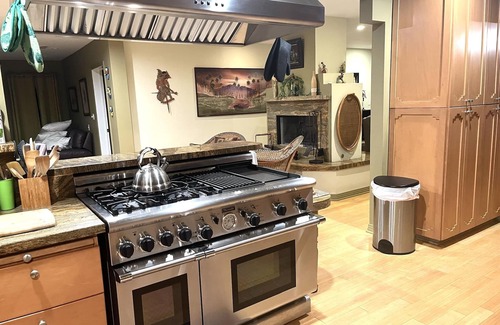 Burbank House | BURBANK FOOTHILLS-Monthly, Yearly—Pool&Spa, Pets, Solar, 3BR, 2BA