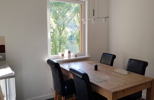 Senhals Apartment | Burgunder Apartment Haus lowe