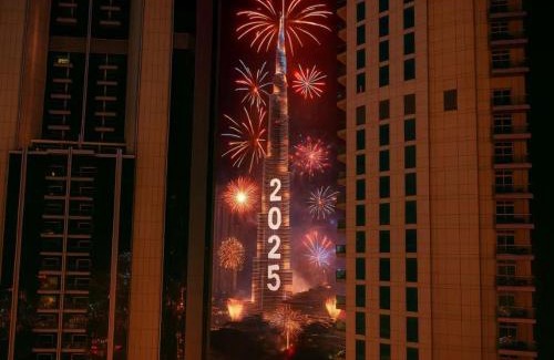 Madinat Zayed Apartment | Burj View Downtown 1BR Dubai