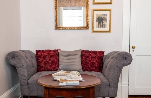 Gibsonville Hotel | Burke Manor Inn & Pavilion